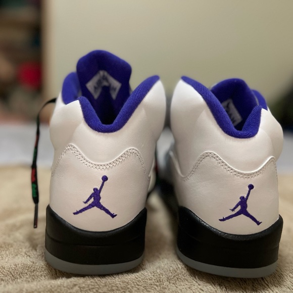 Retro 5 with black lotus laces - Picture 3 of 5